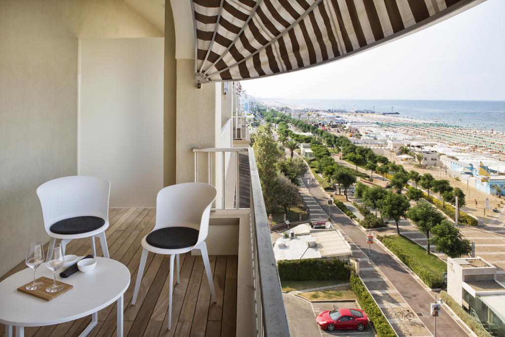 Luxury Suites Collection - Milano 33 Riccione Exteriör bild