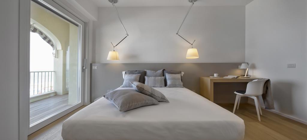 Luxury Suites Collection - Milano 33 Riccione Exteriör bild